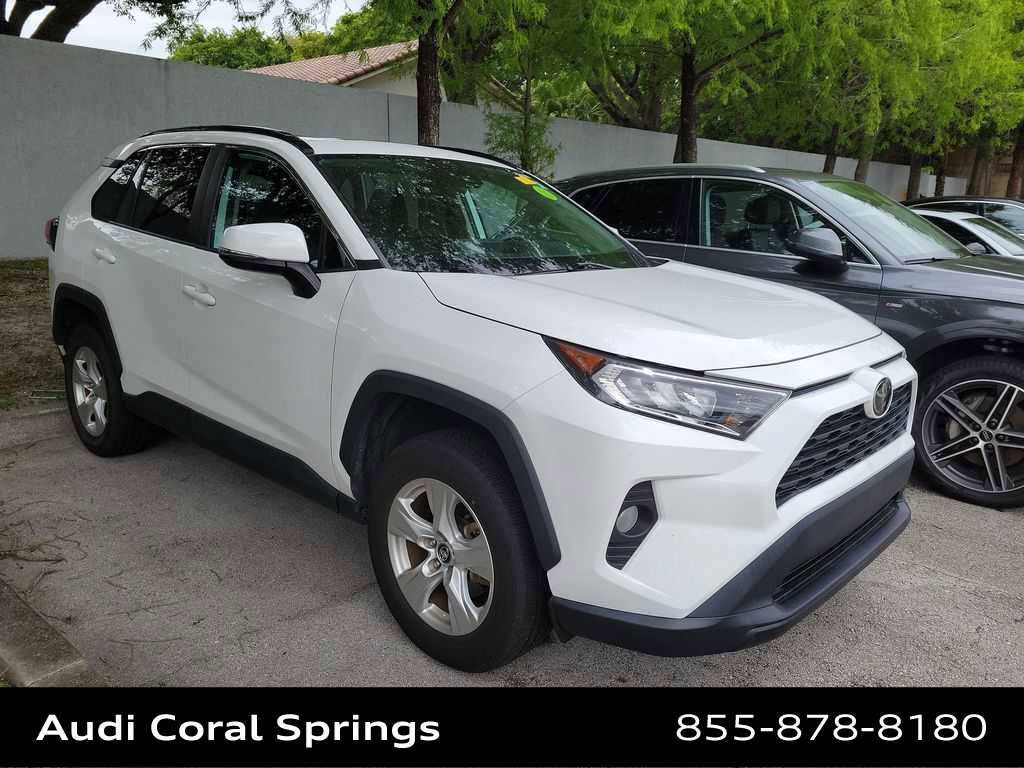 Used 2021 Toyota RAV4 XLE w/ Convenience Package FWD image 9
