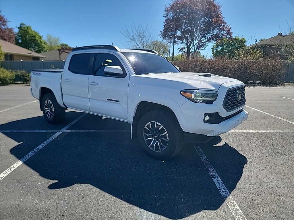 Used 2022 Toyota Tacoma TRD Sport w/ TRD Premium Sport Package AWD/4WD image 7