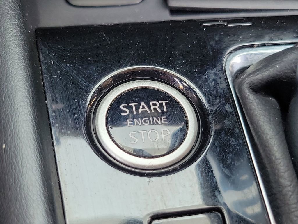 Used 2023 Nissan Kicks SV FWD image 9