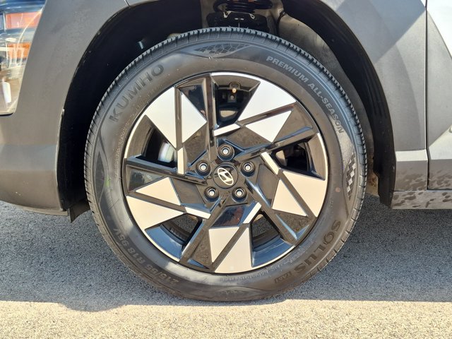 Used 2025 Hyundai Kona SEL FWD image 23
