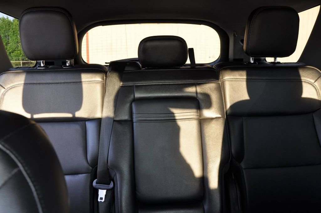 Used 2022 Ford Explorer Limited image 22