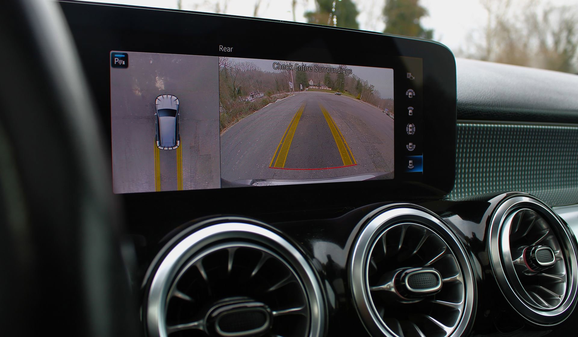 Used 2023 Mercedes-Benz GLB 250 image 25