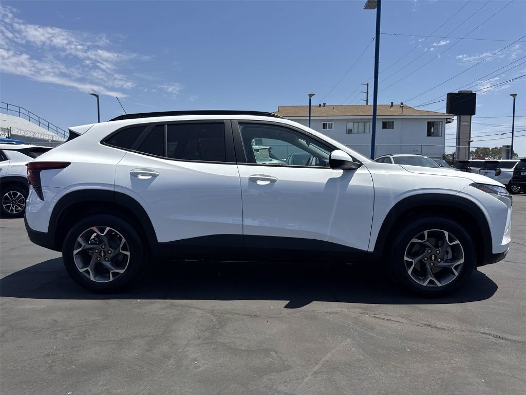New 2026 Chevrolet Trax LT FWD image 4