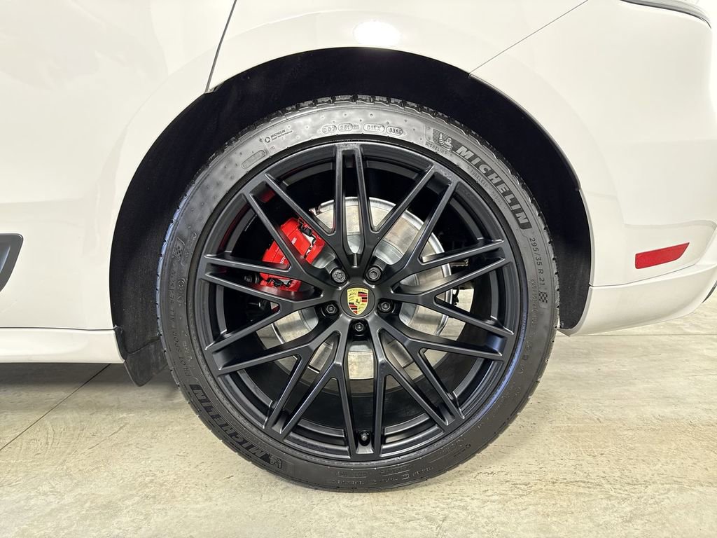 Certified 2025 Porsche Macan GTS AWD/4WD image 14