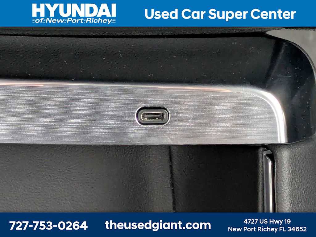 Used 2024 Cadillac Lyriq Luxury RWD image 31
