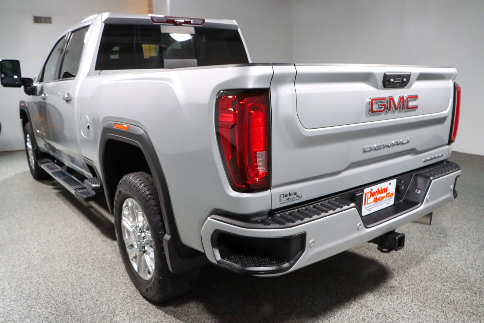 Used 2023 GMC Sierra 2500 Denali w/ Denali Ultimate Package AWD/4WD image 9