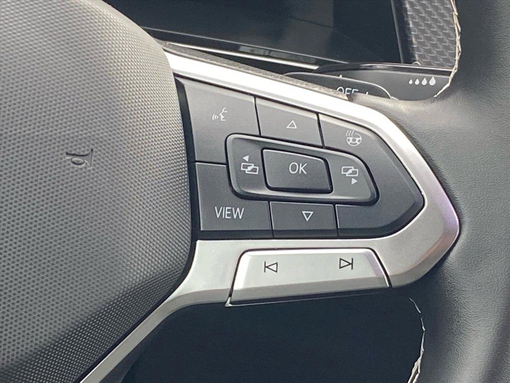 Certified 2025 Volkswagen Atlas Cross Sport SEL image 7