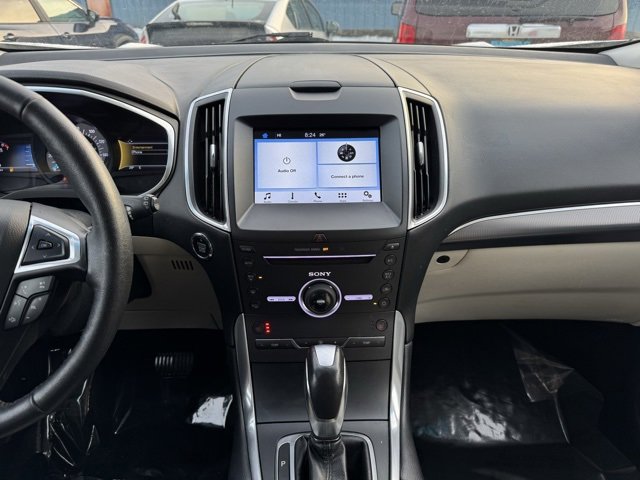 Used 2016 Ford Edge Titanium image 2