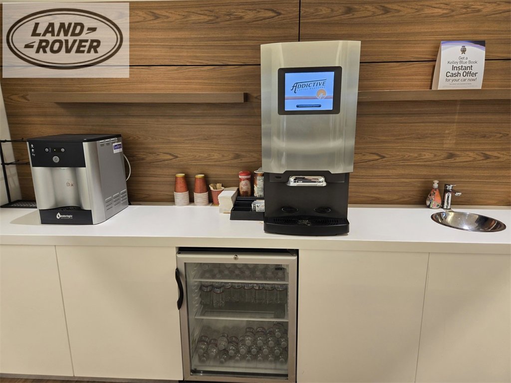 Used 2024 Land Rover Range Rover Sport image 37