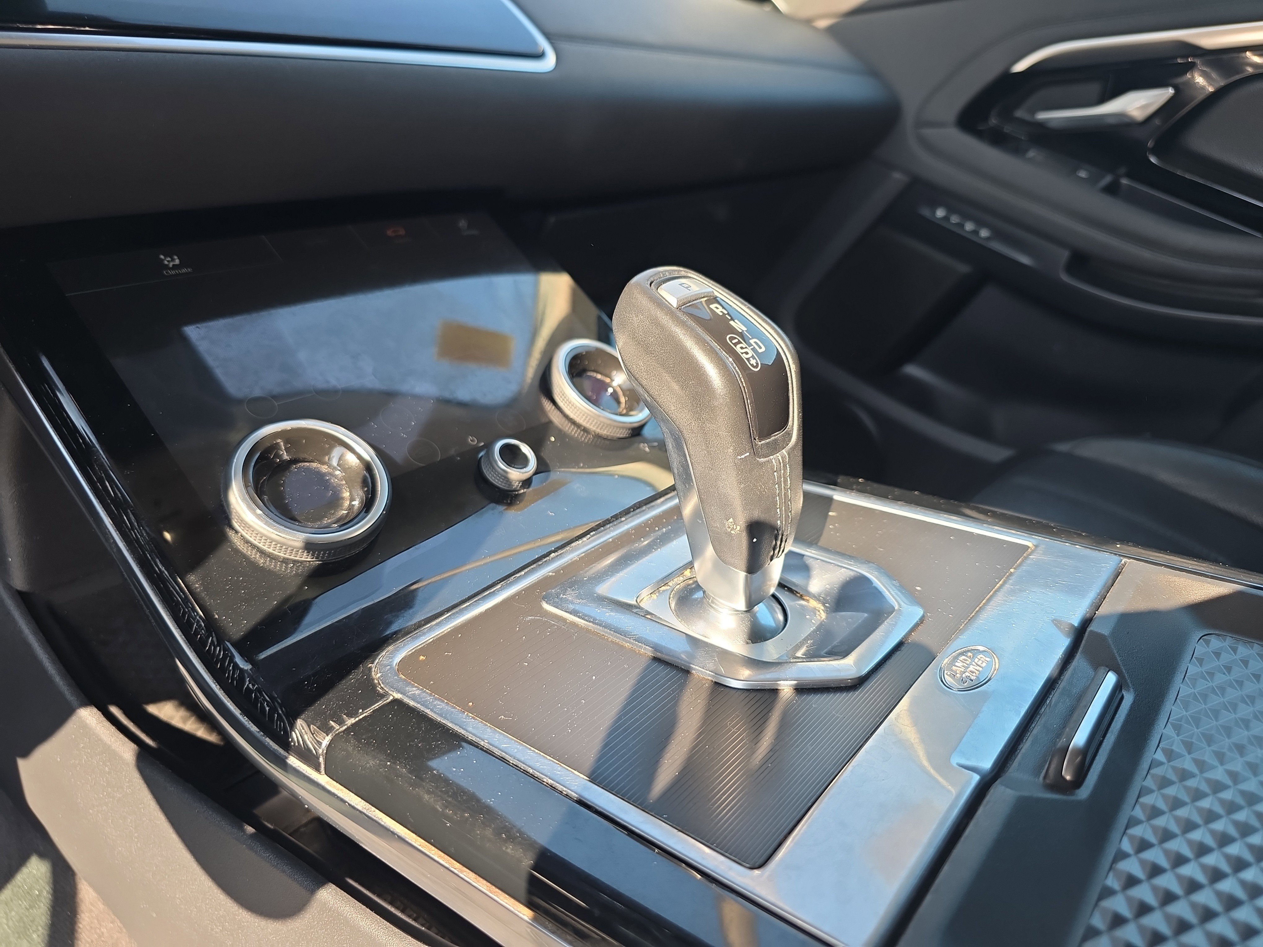 Used 2020 Land Rover Range Rover Evoque S image 18