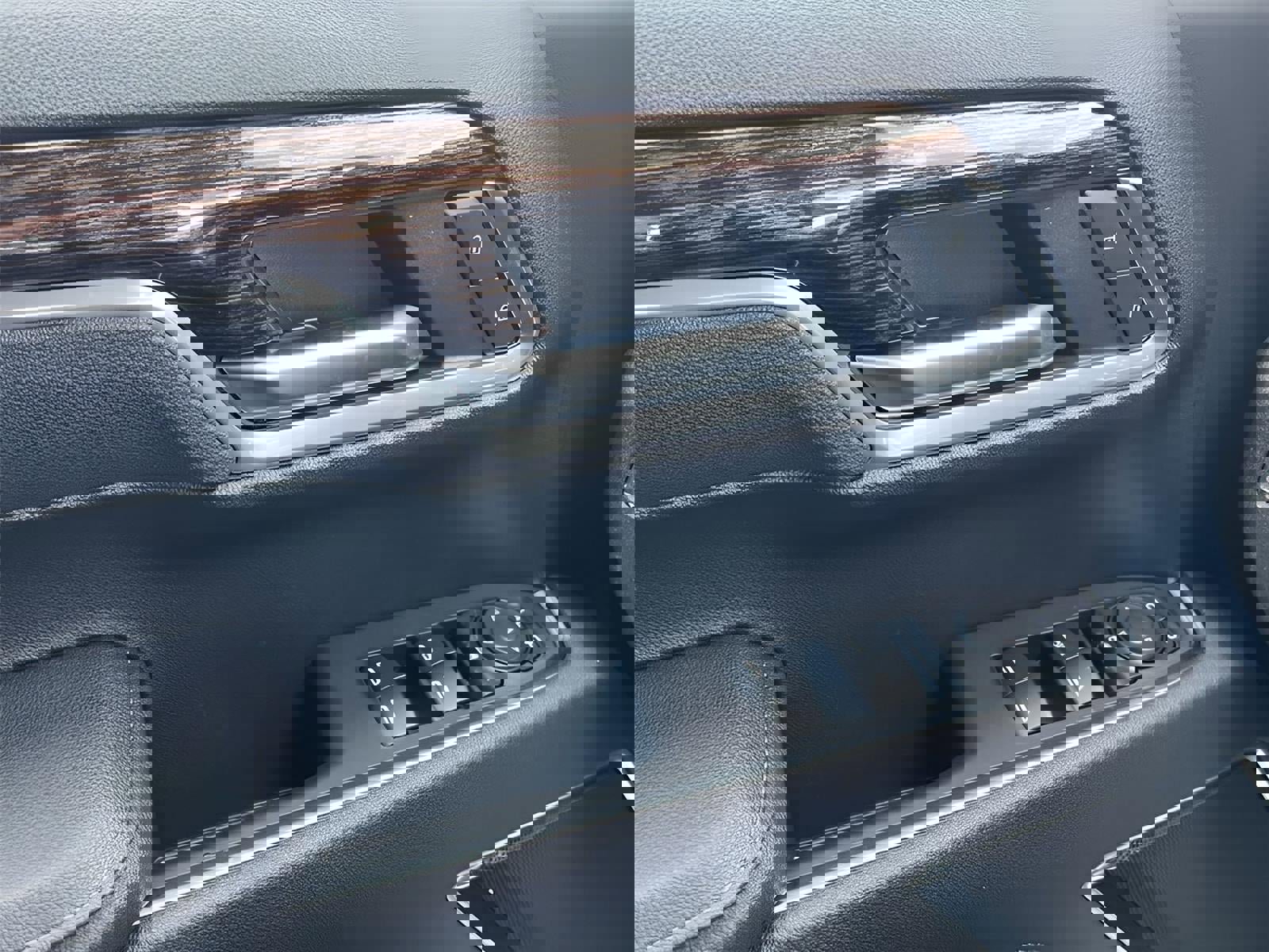 New 2025 GMC Sierra 1500 SLE w/ Preferred Package image 20