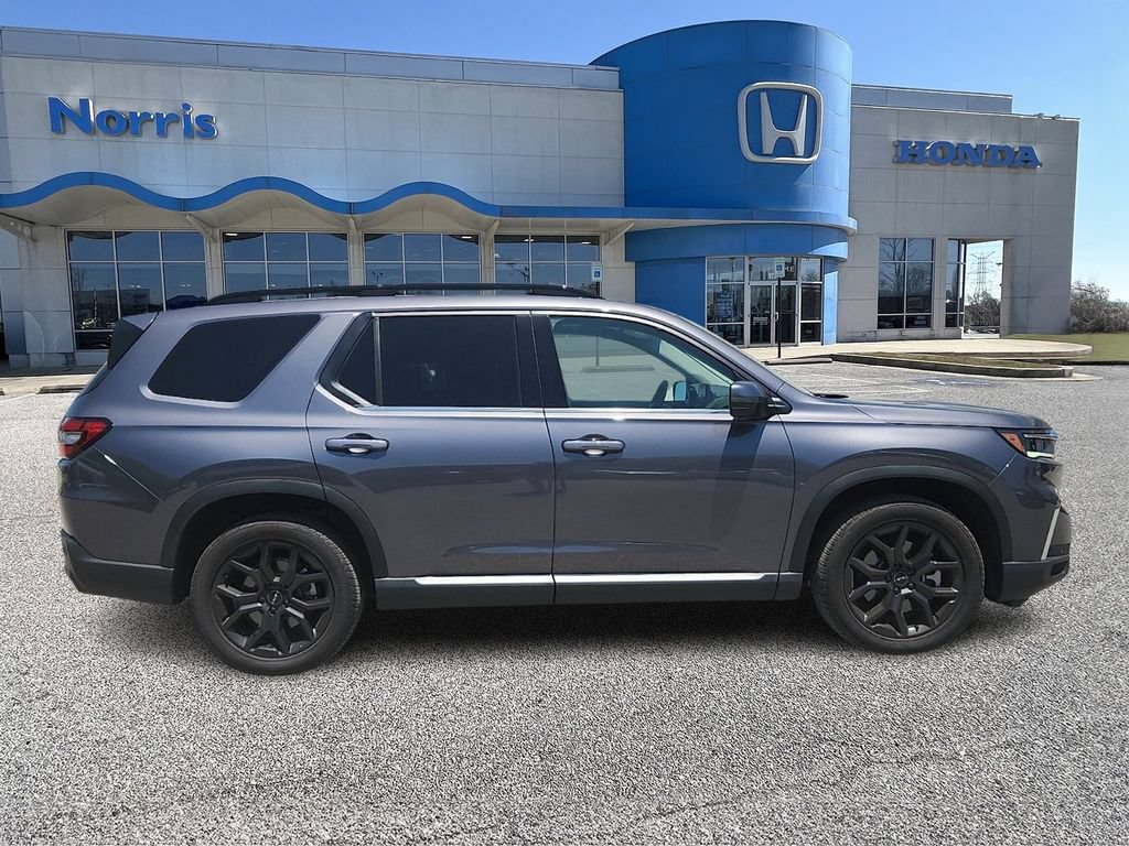 Certified 2025 Honda Pilot Touring image 5