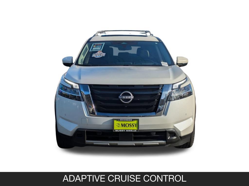 Used 2023 Nissan Pathfinder Platinum w/ Cargo Package AWD/4WD image 4