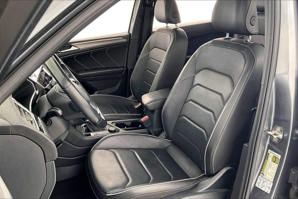 Used 2022 Volkswagen Tiguan SEL R-Line AWD/4WD image 33