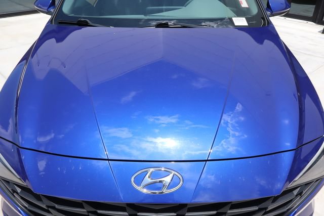 Used 2022 Hyundai Elantra SEL w/ Convenience Package FWD image 16