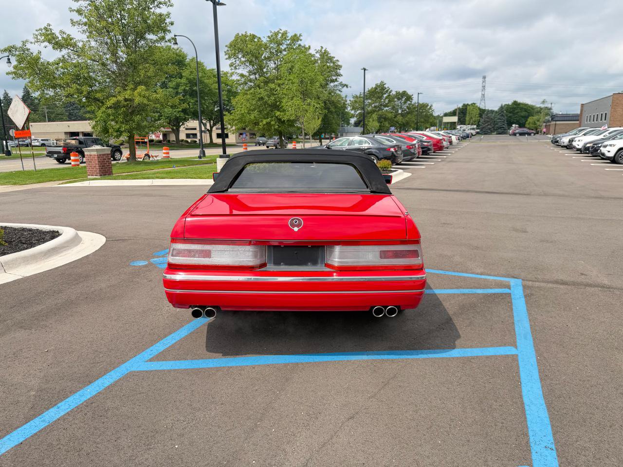 Used 1992 Cadillac Allante FWD image 6