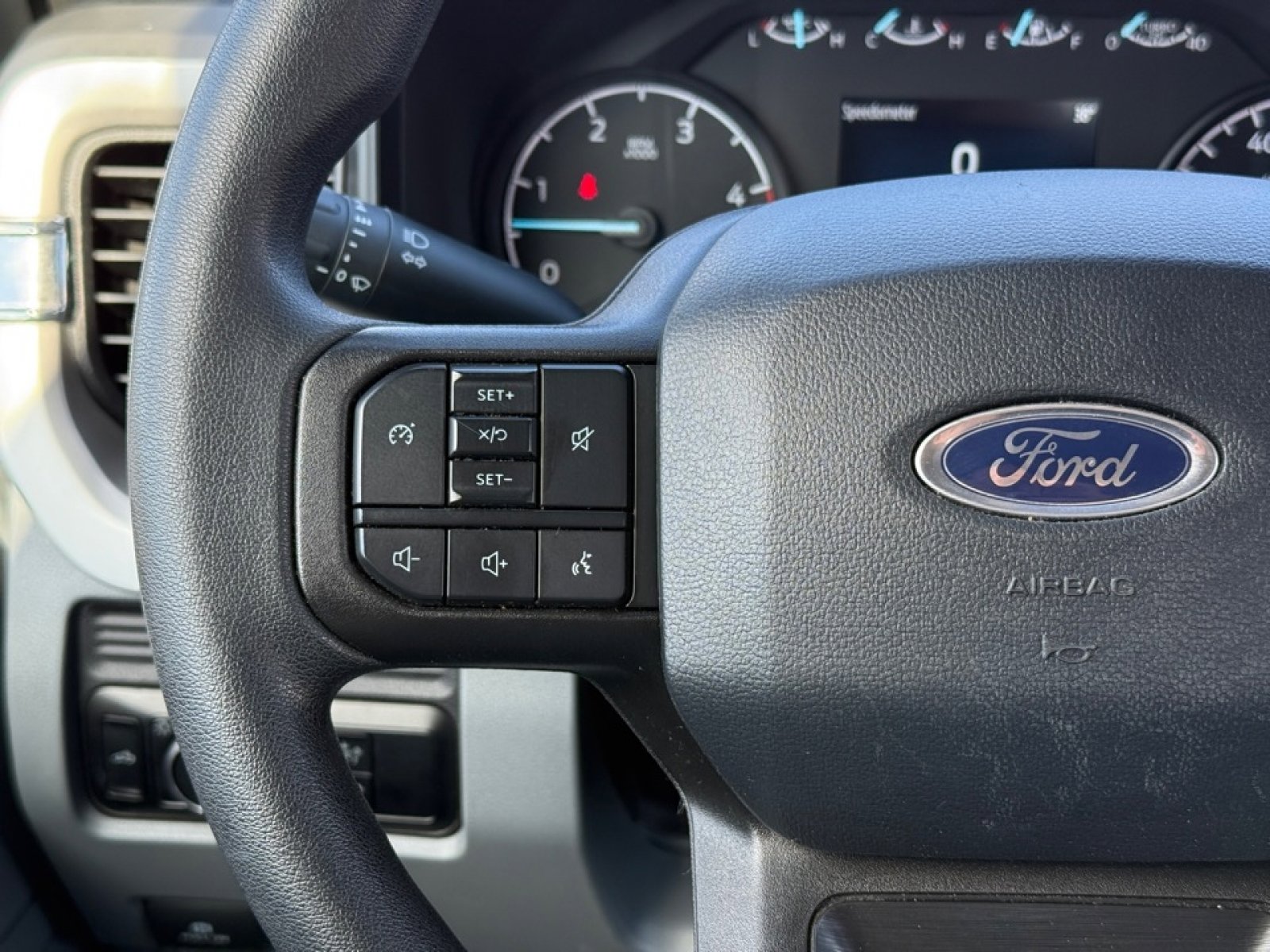 Used 2025 Ford F350 XLT image 23