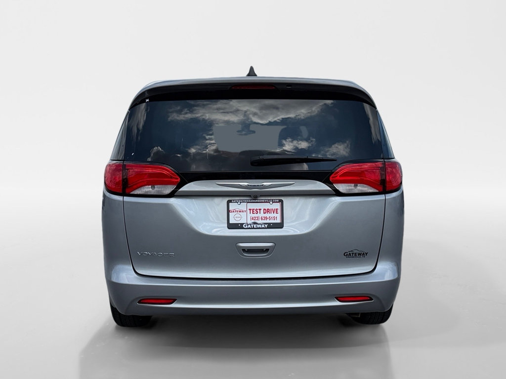 Used 2021 Chrysler Voyager LX w/ Cold Weather Group FWD image 4