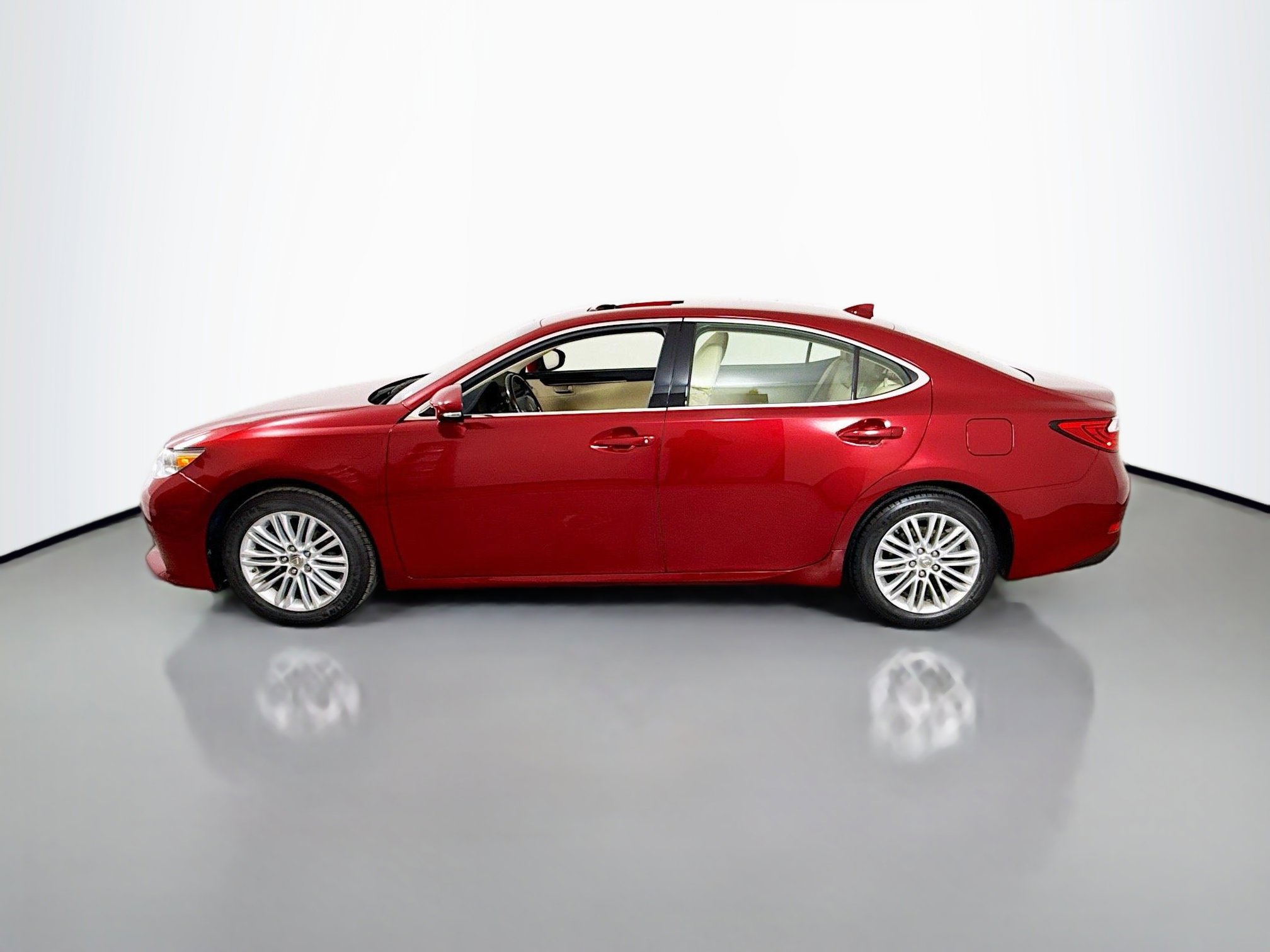 Used 2015 Lexus ES 350 w/ Luxury Package image 4