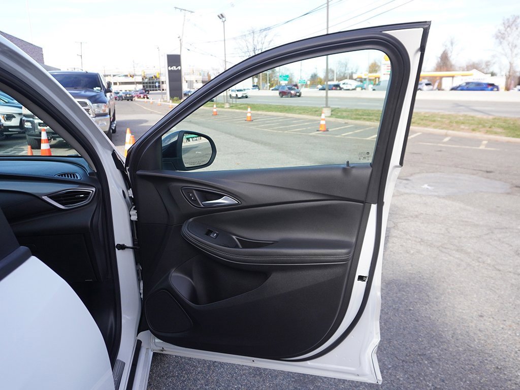 Used 2020 Buick Encore GX Preferred w/ Sport Touring Package image 22