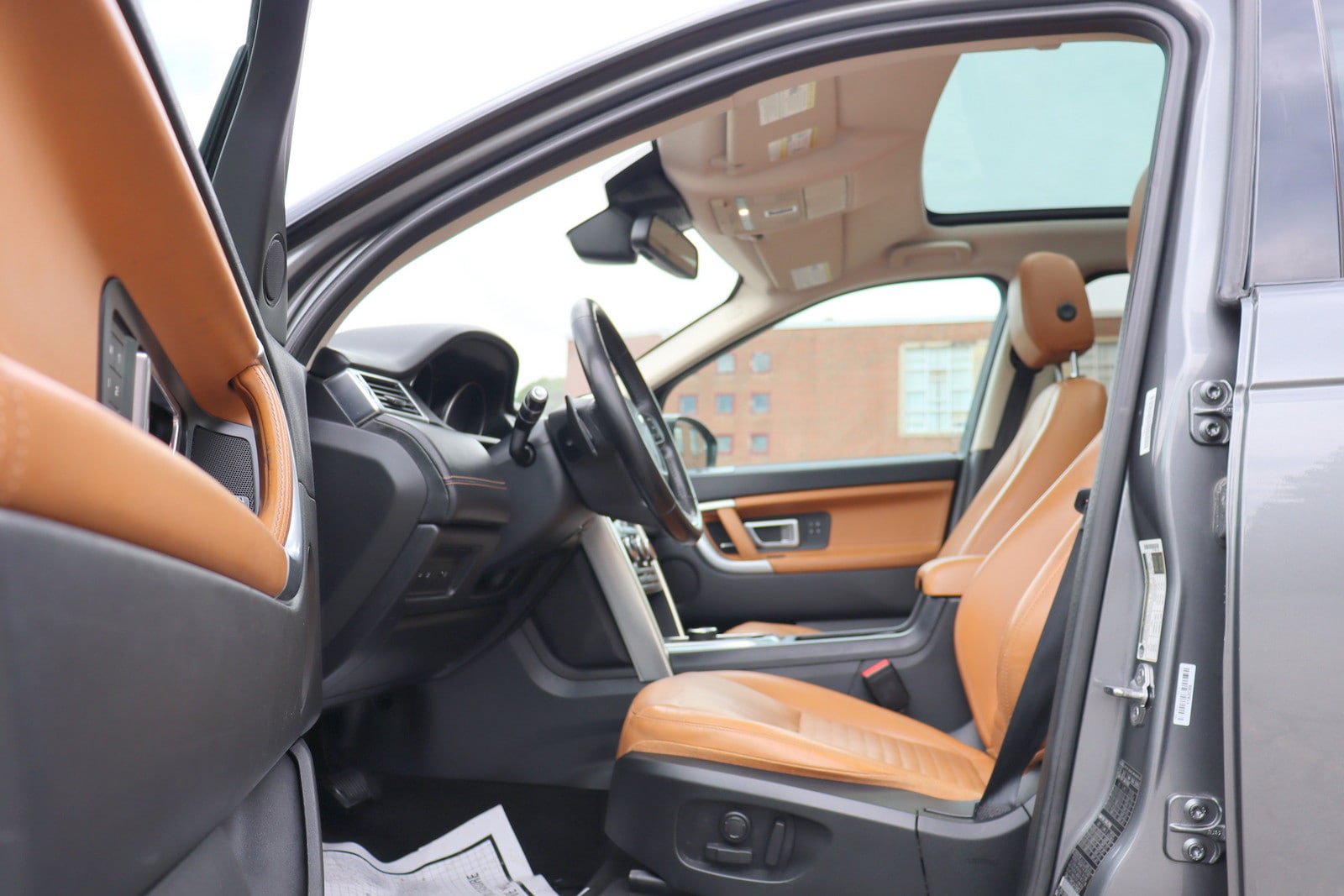 Used 2018 Land Rover Discovery Sport HSE Luxury AWD/4WD image 12
