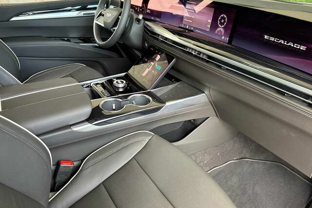 New 2026 Cadillac Escalade Sport w/ Touring Package AWD/4WD image 16