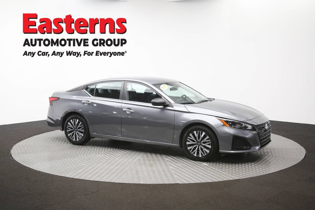 Used 2024 Nissan Altima 2.5 SV FWD image 47