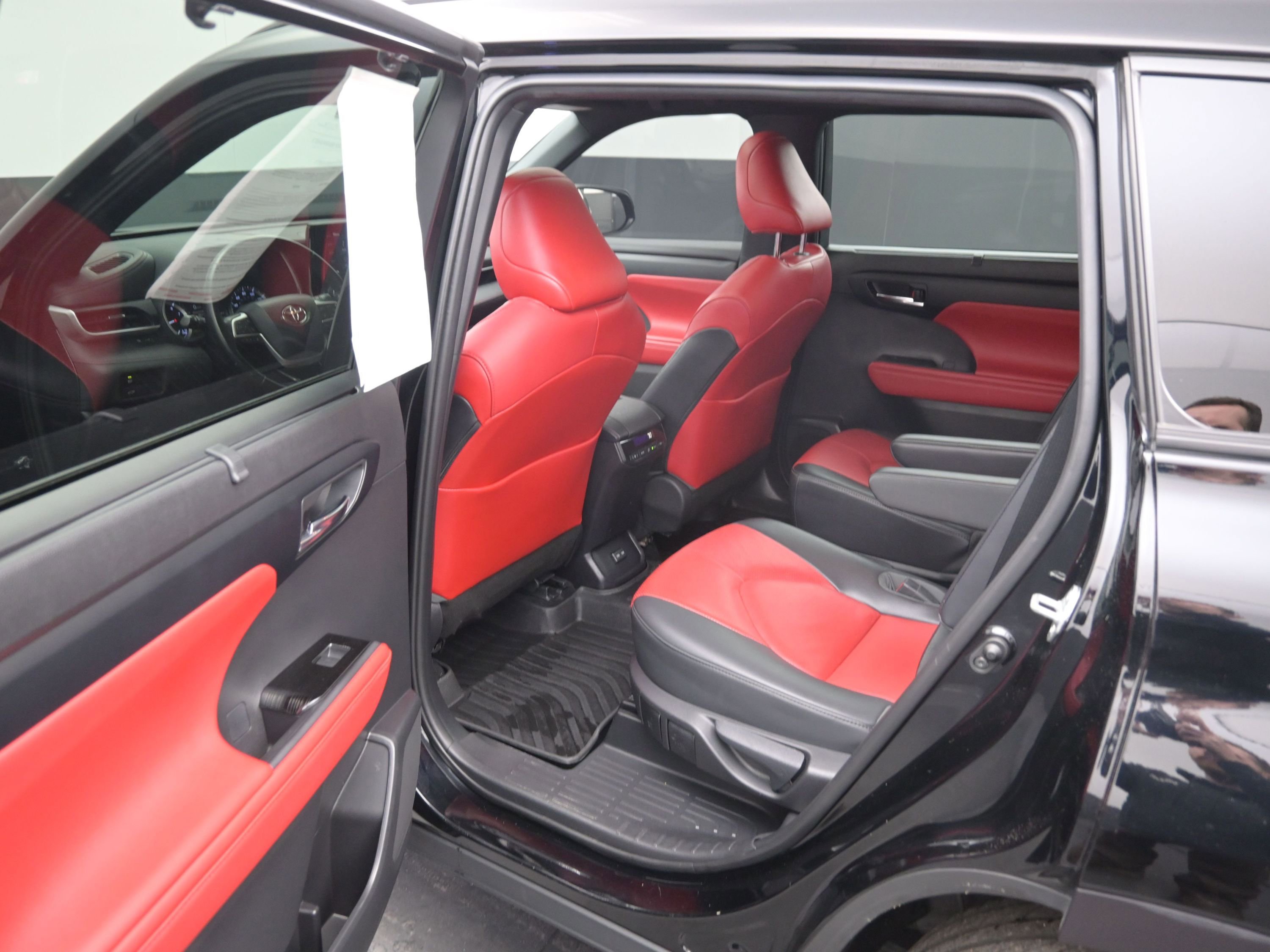 Used 2022 Toyota Highlander XSE image 20