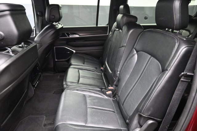 Used 2024 Jeep Wagoneer L Series II w/ Flexible Seating Group RWD image 22