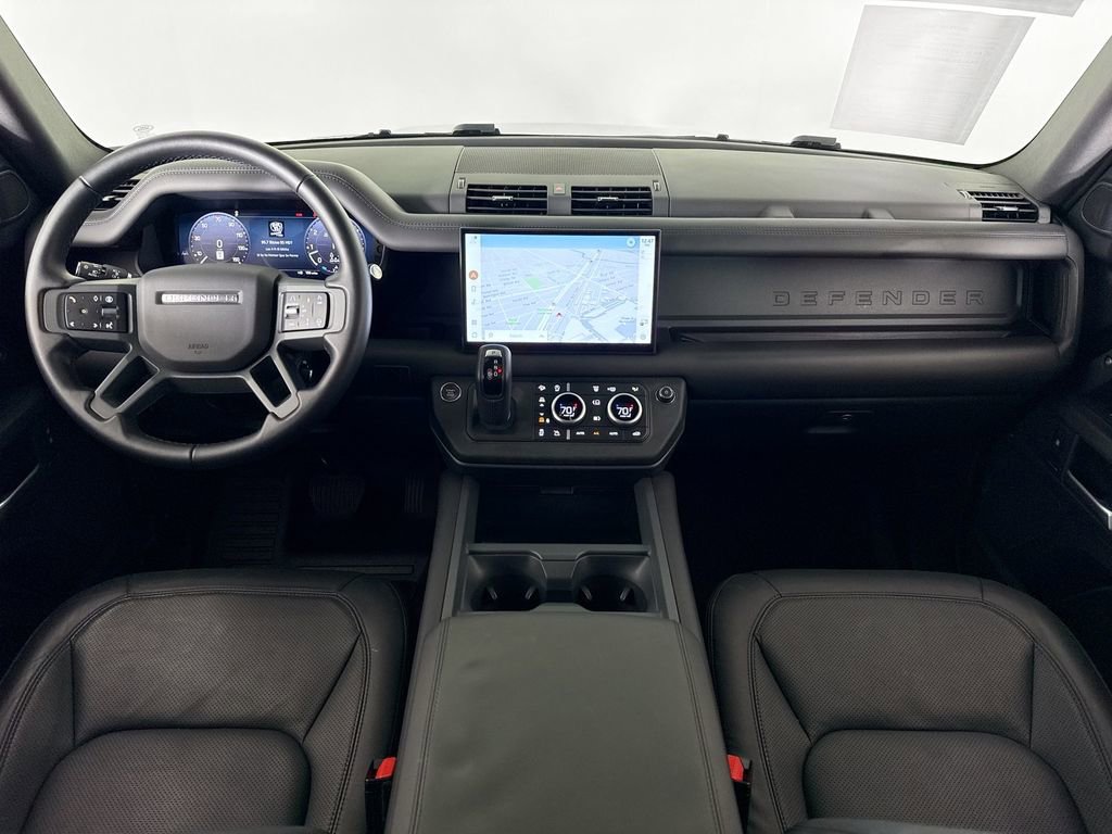 Used 2025 Land Rover Defender 130 S image 9