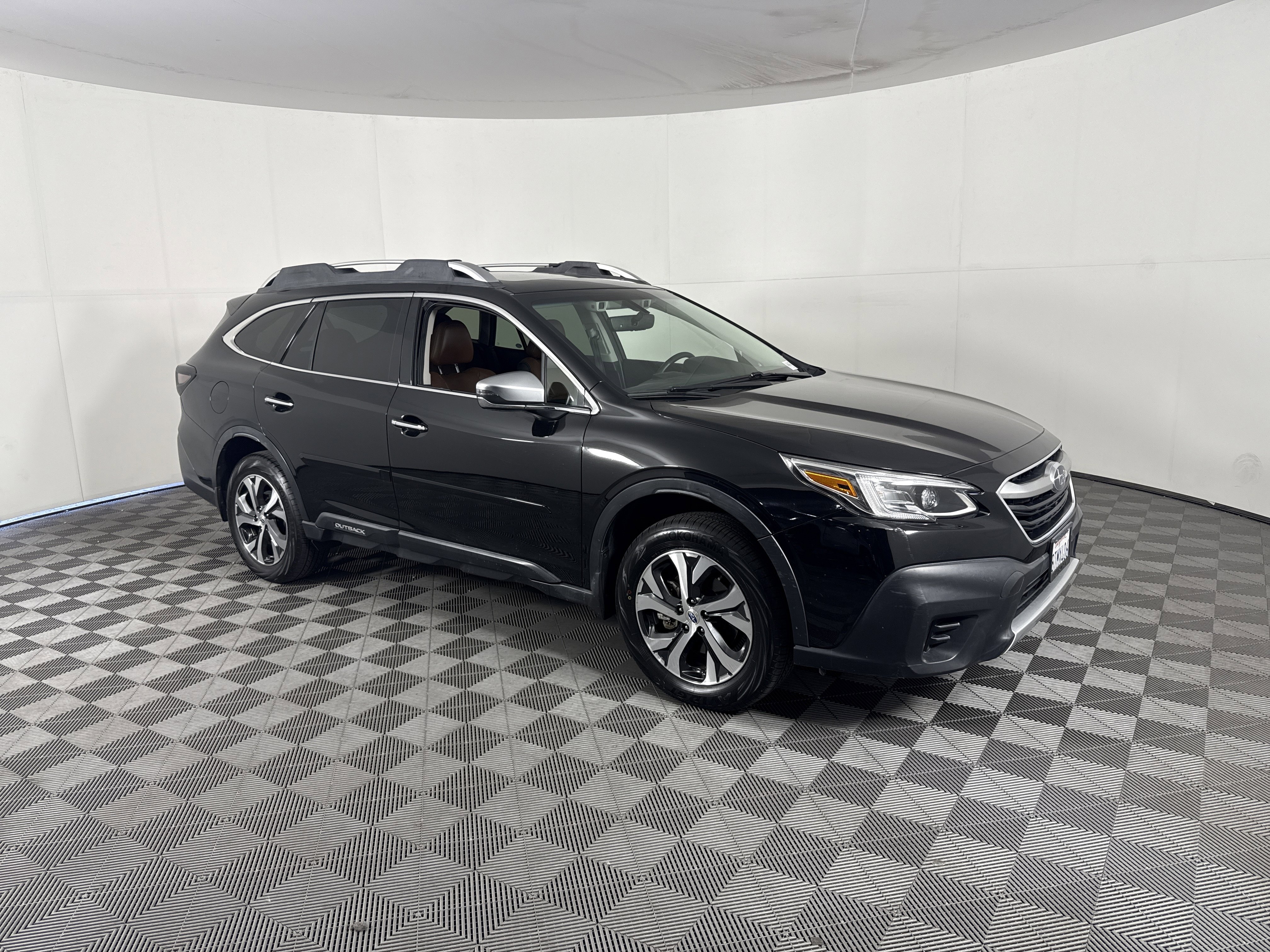 Used 2021 Subaru Outback Touring XT AWD/4WD image 2