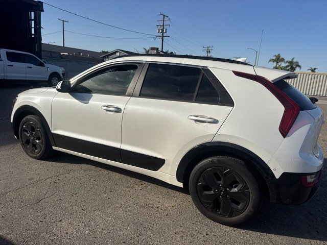 Used 2023 Kia Niro Wave FWD image 8