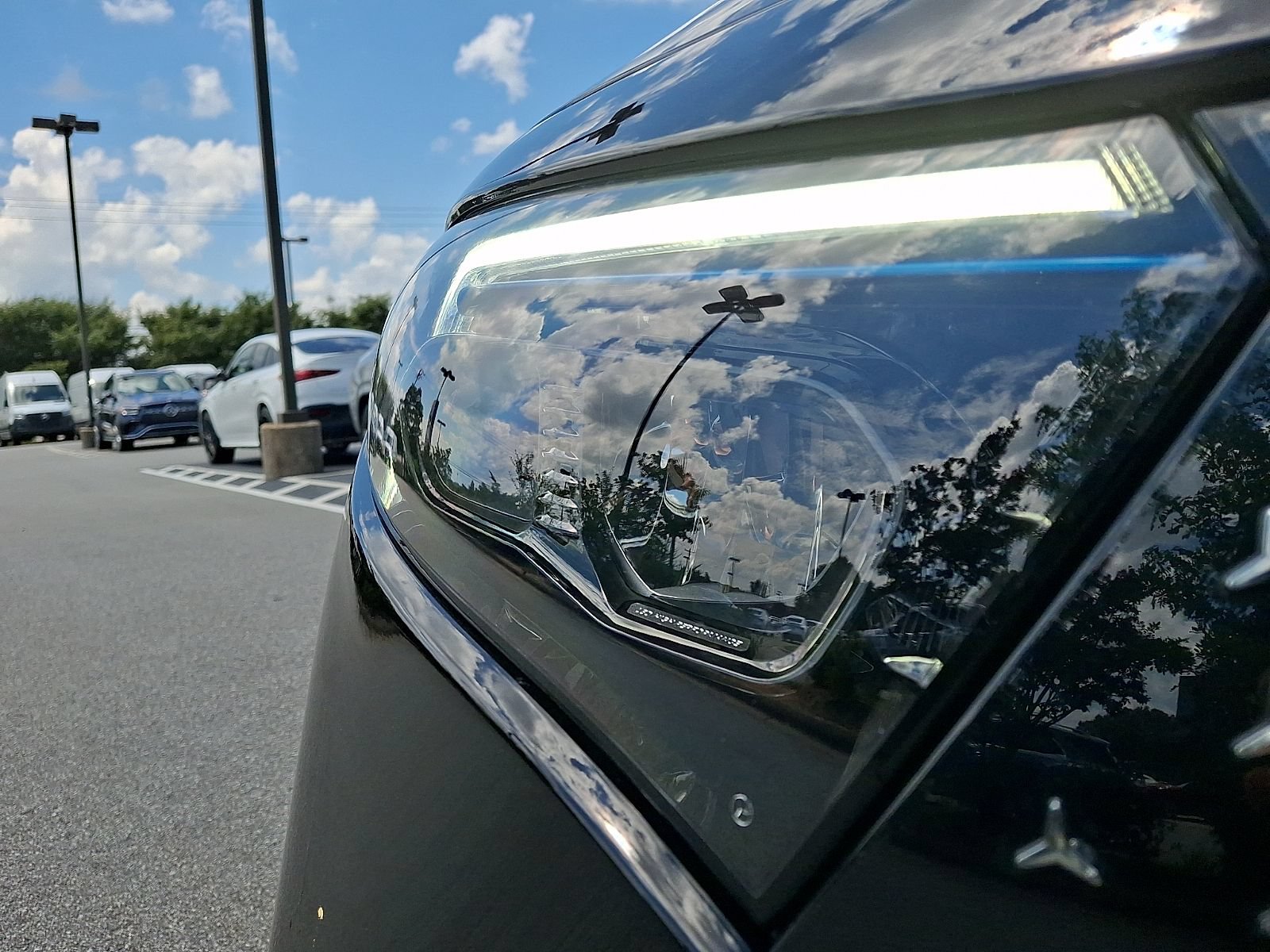 Certified 2024 Mercedes-Benz EQB 300 4MATIC image 9