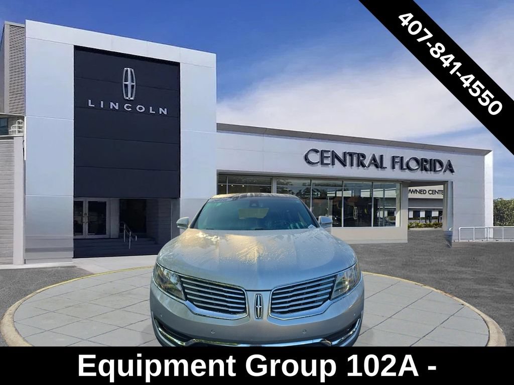 Used 2016 Lincoln MKX Reserve w/ Luxury Package FWD image 2