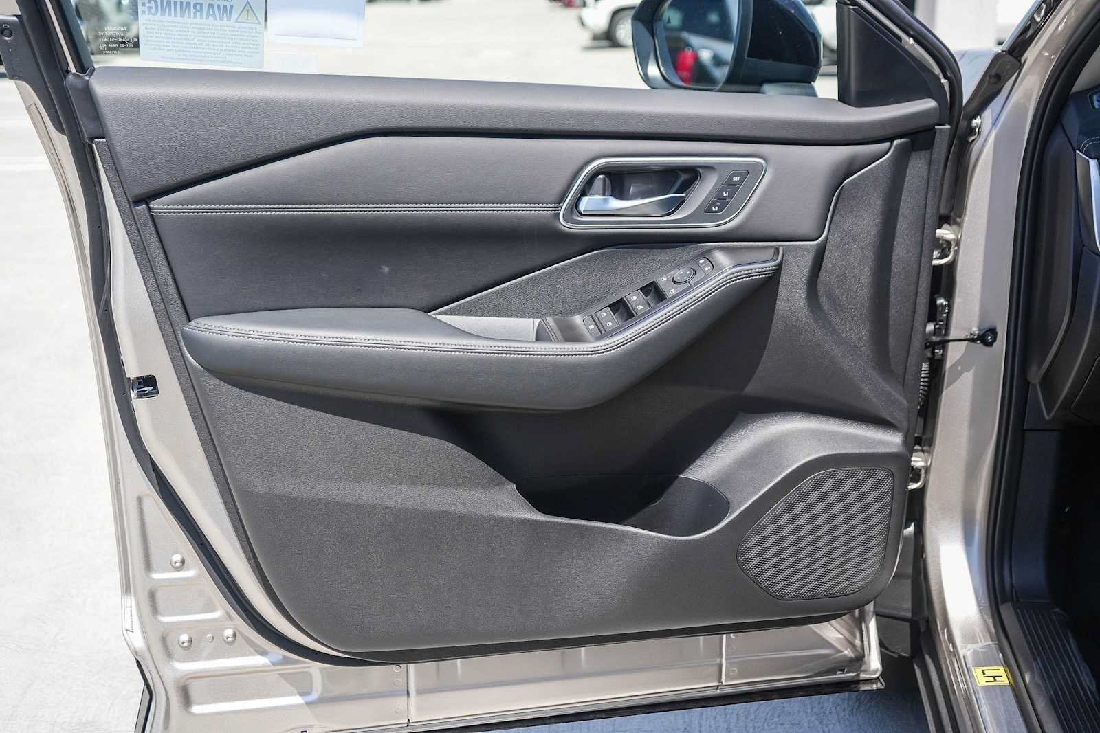 New 2026 Nissan Rogue Platinum AWD/4WD image 23