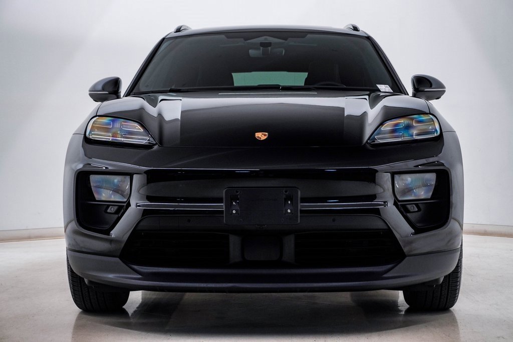 Certified 2025 Porsche Macan Electric image 6