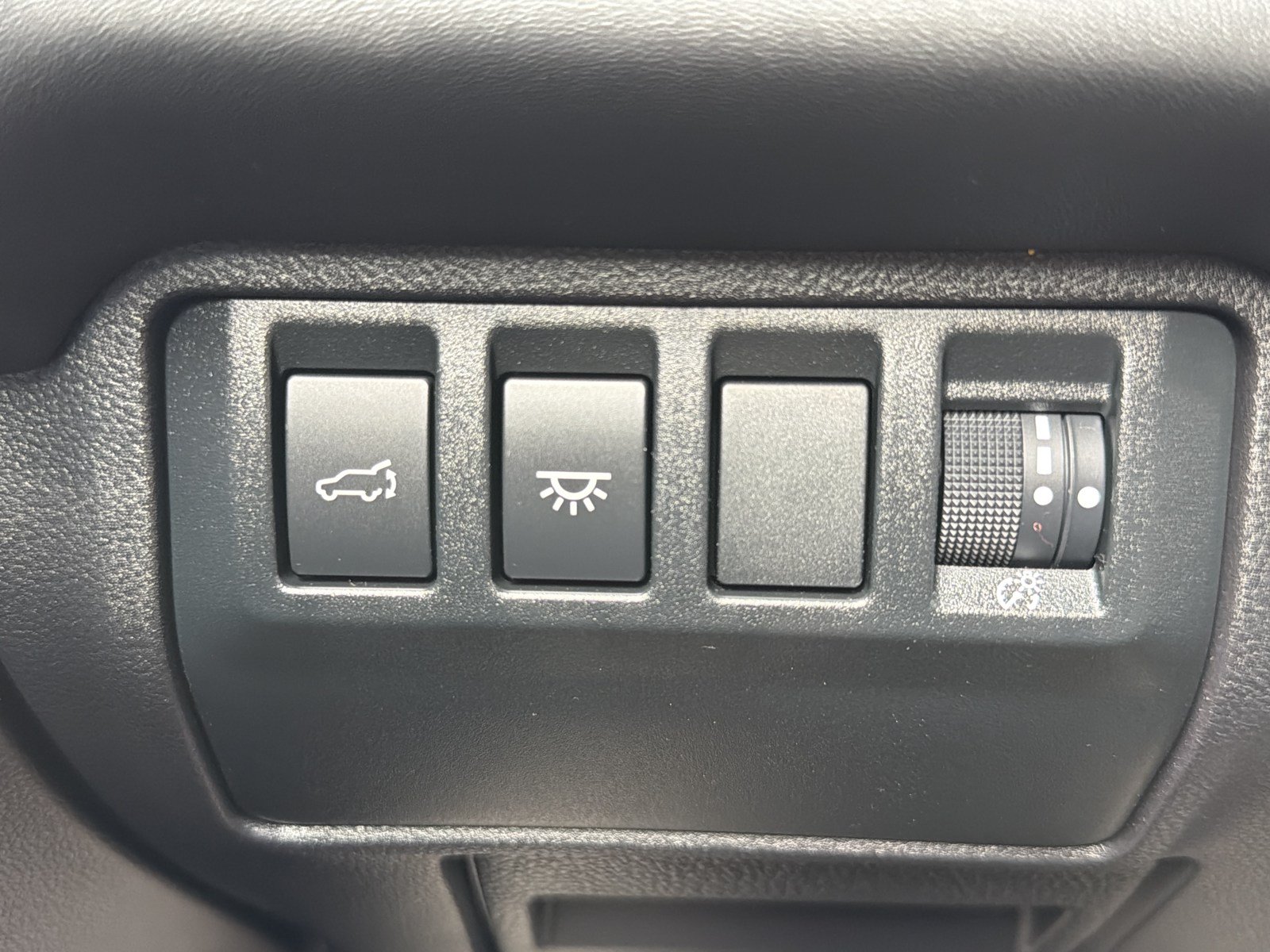 Used 2025 Subaru Ascent Limited w/ Popular Package #2 AWD/4WD image 28