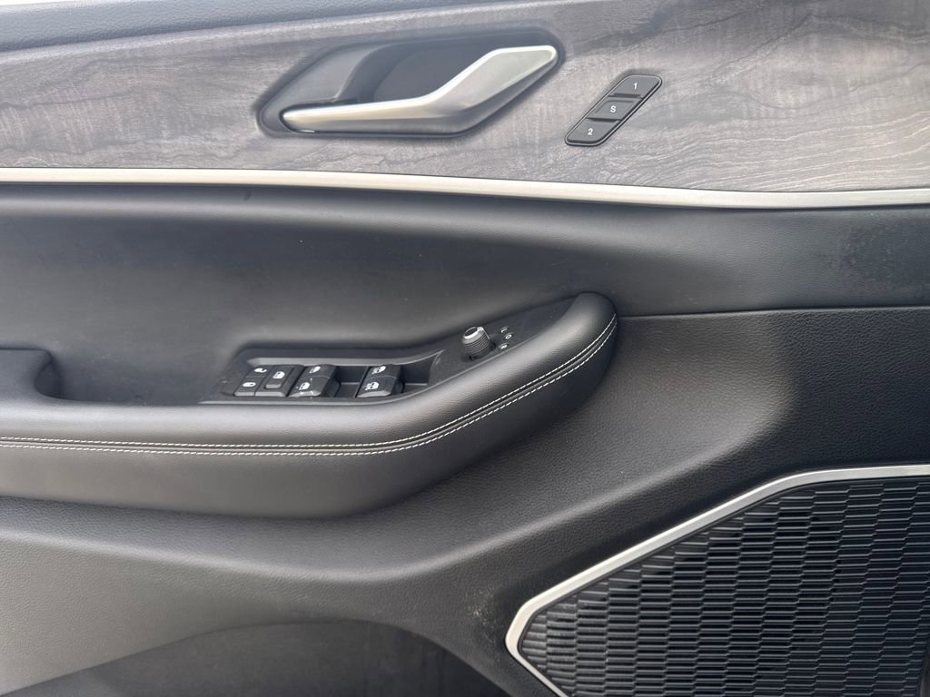 Used 2021 Jeep Grand Cherokee L Limited image 22