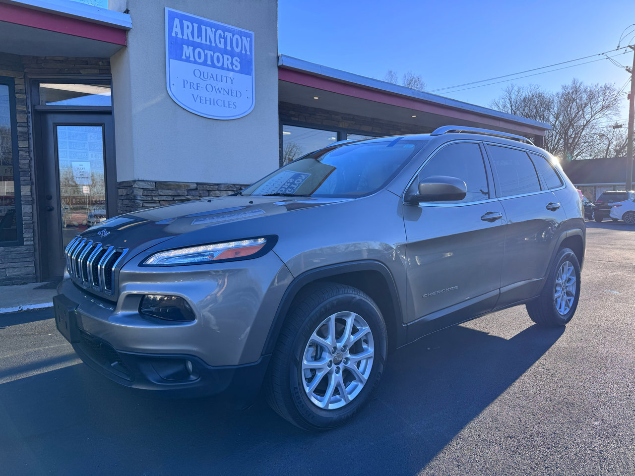 Used 2016 Jeep Cherokee Latitude w/ Comfort/Convenience Group image 2