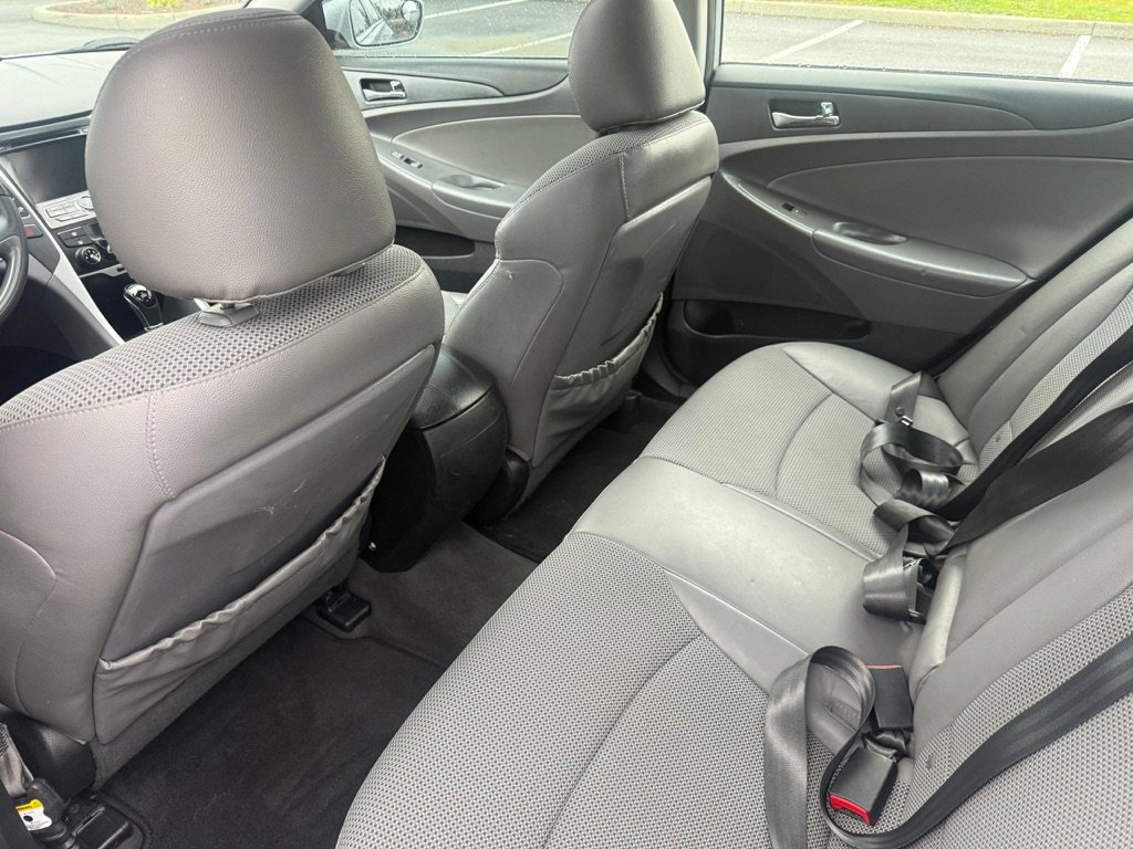 Used 2013 Hyundai Sonata SE w/ Navigation & Sunroof Pkg FWD image 14
