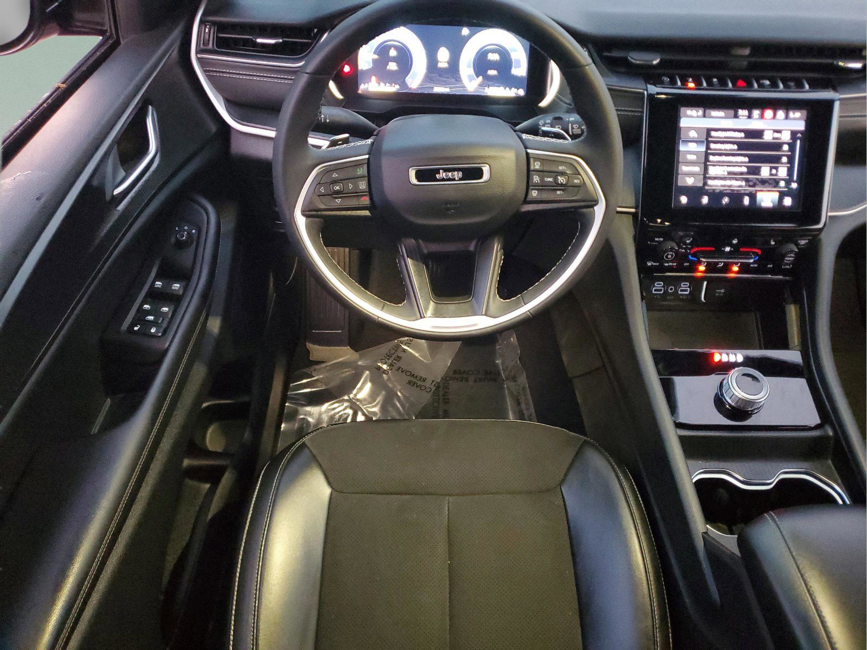 Certified 2023 Jeep Grand Cherokee Altitude image 13