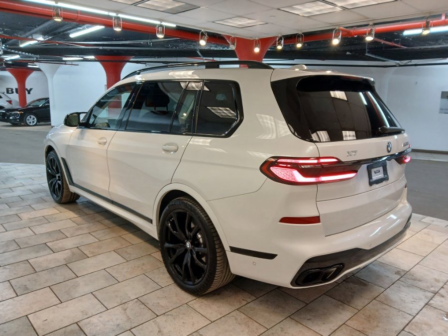 Used 2024 BMW X7 M60i w/ Executive Package image 4