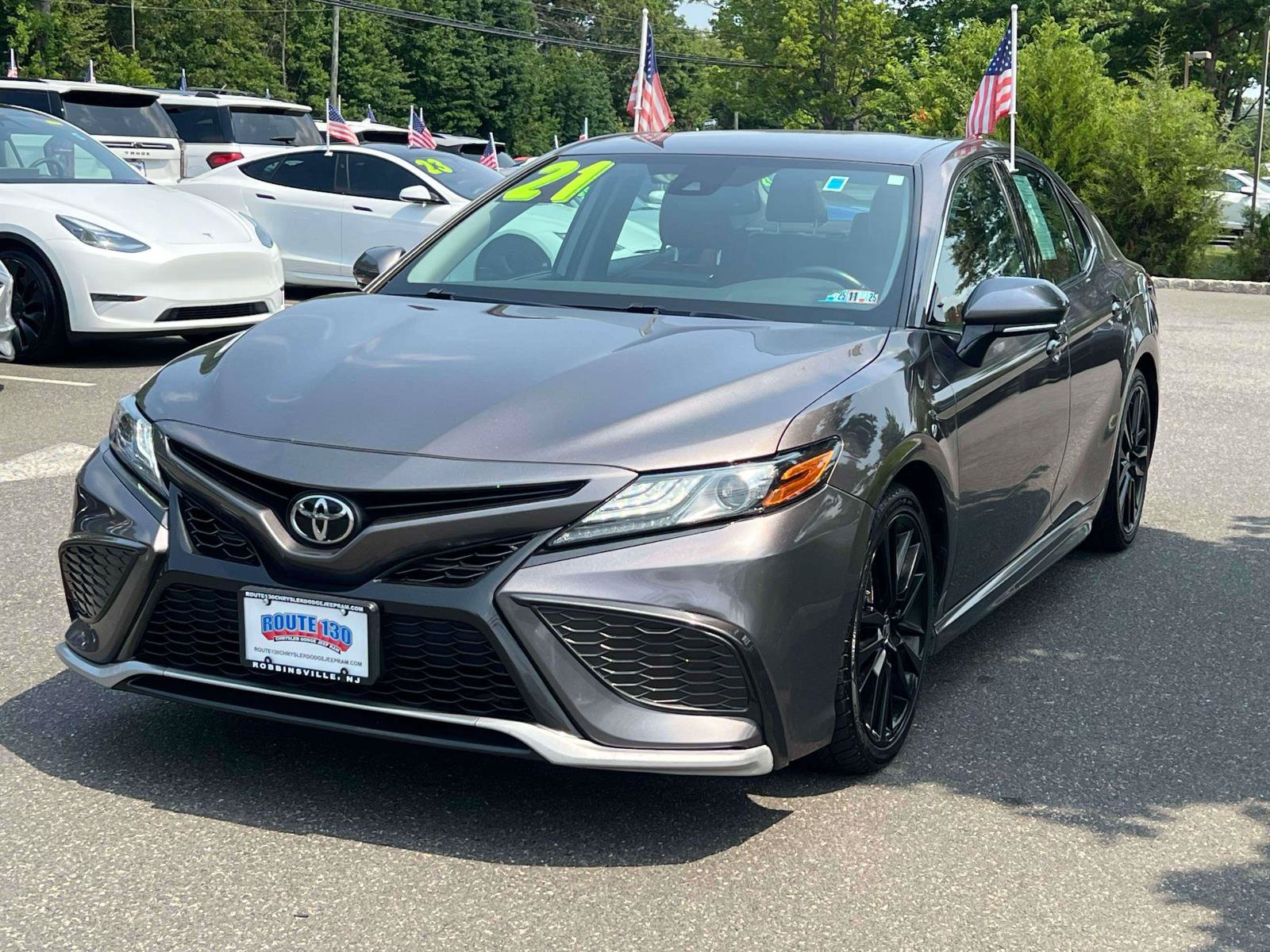 Used 2021 Toyota Camry XSE AWD/4WD image 2