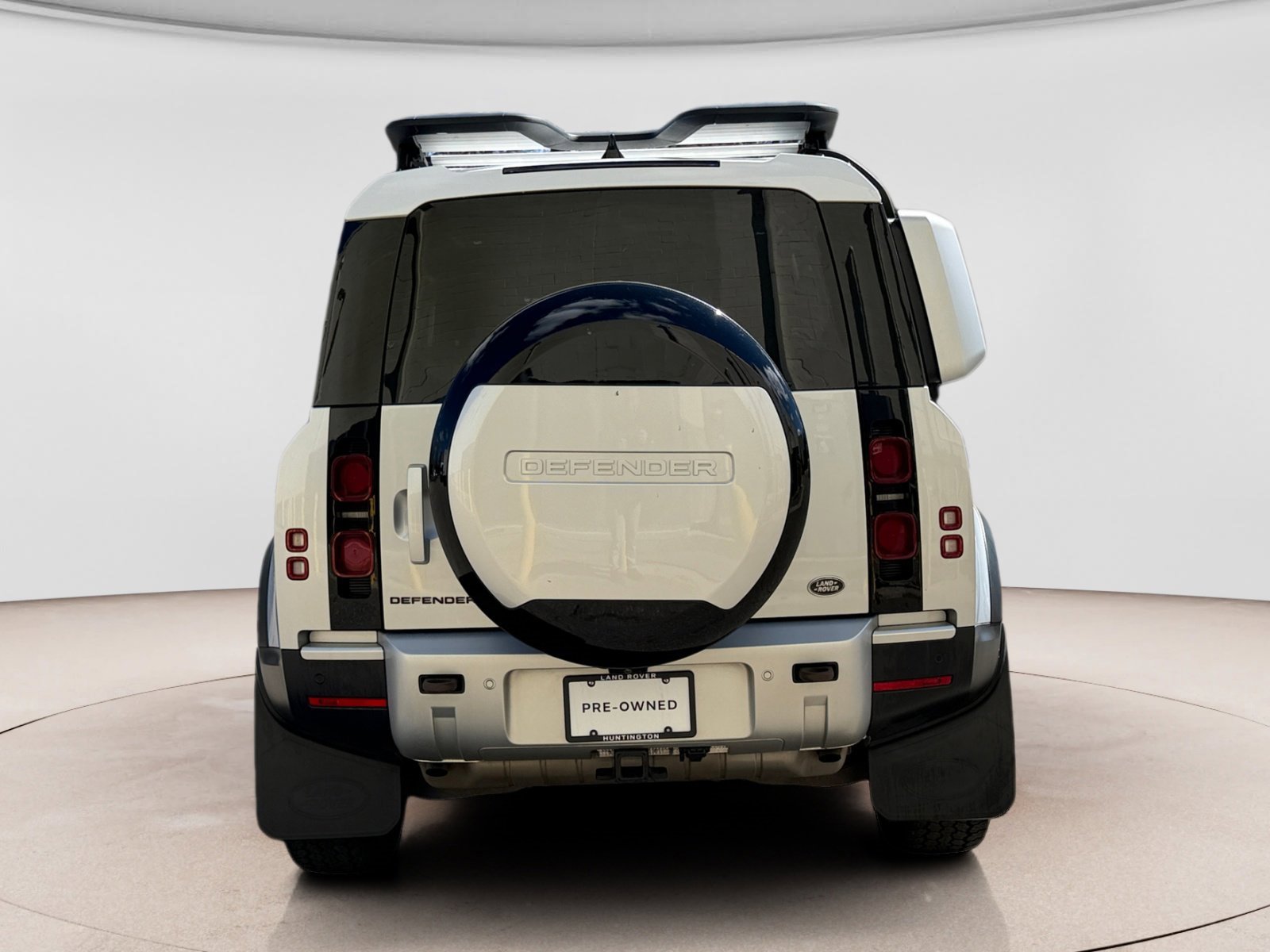 Used 2023 Land Rover Defender 90 S AWD/4WD image 4