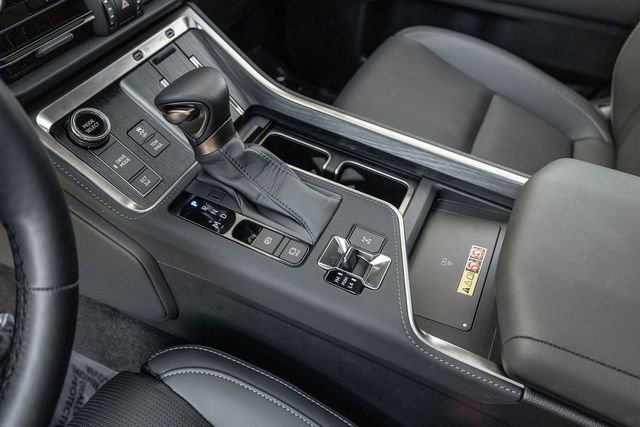 Used 2025 Lexus GX 550 w/ Accessory Package (2T) image 10