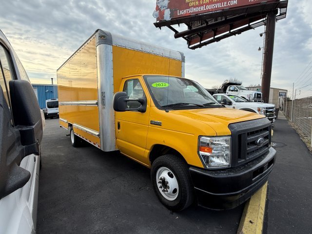 Used 2022 Ford E-350 and Econoline 350 Super Duty RWD image 1
