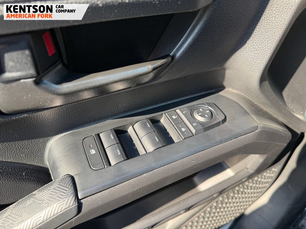 Used 2025 Toyota Tacoma SR5 AWD/4WD image 20