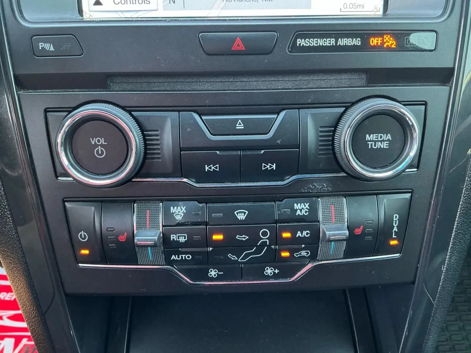 Used 2017 Ford Explorer XLT w/ Equipment Group 202A image 29