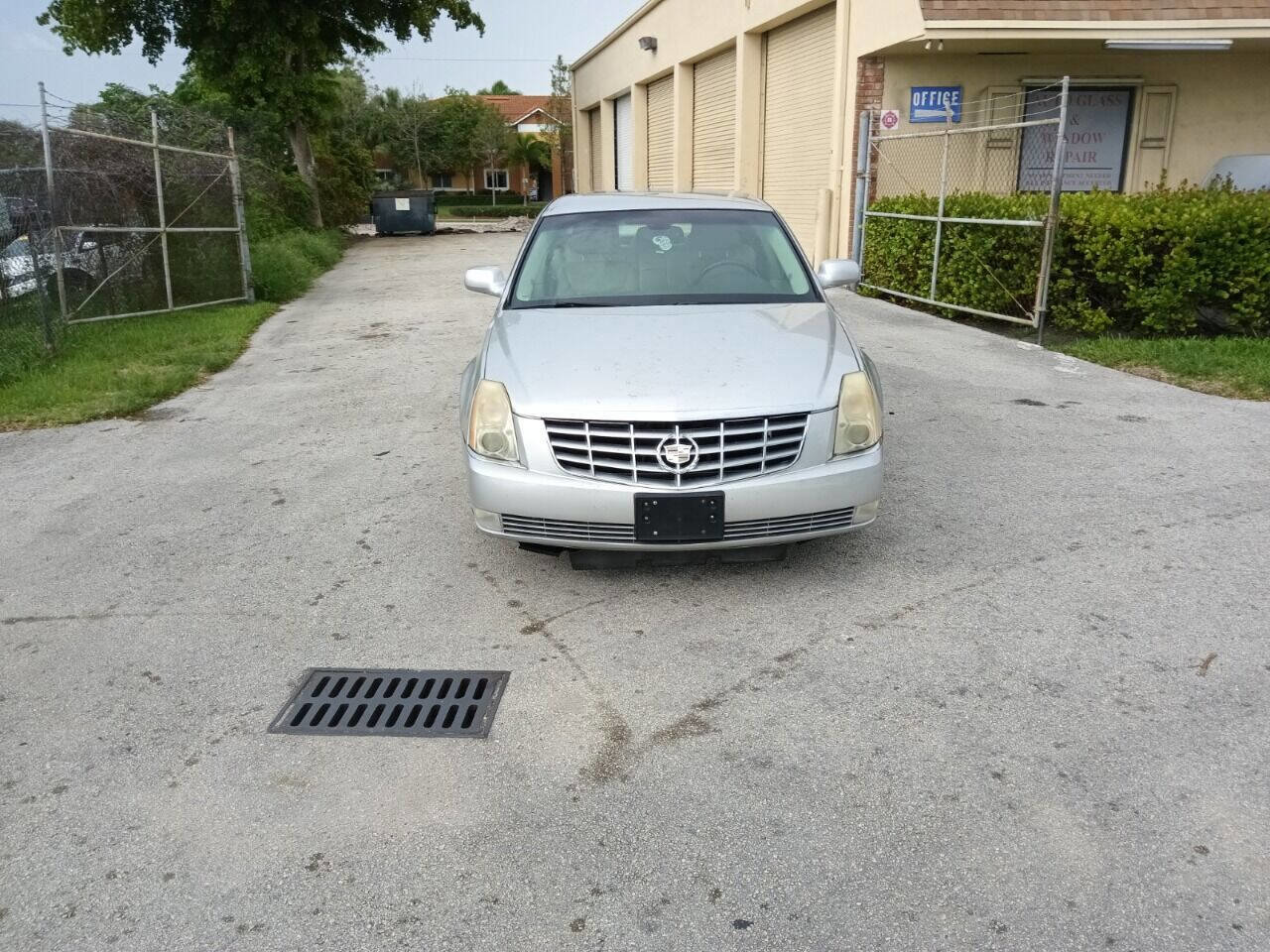 Used 2010 Cadillac DTS FWD image 5