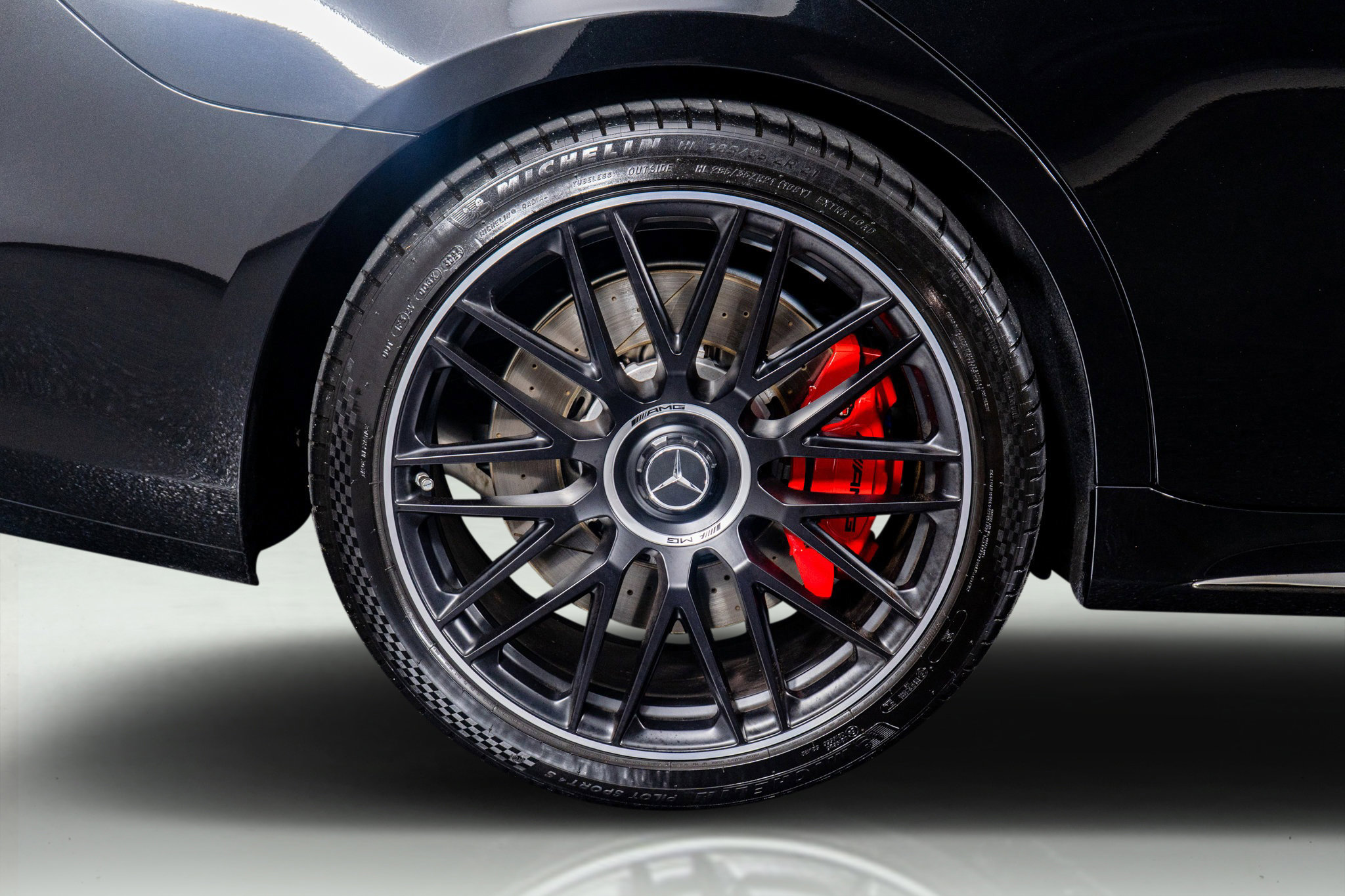 Used 2025 Mercedes-Benz S 63 AMG S w/ AMG Night Package image 9